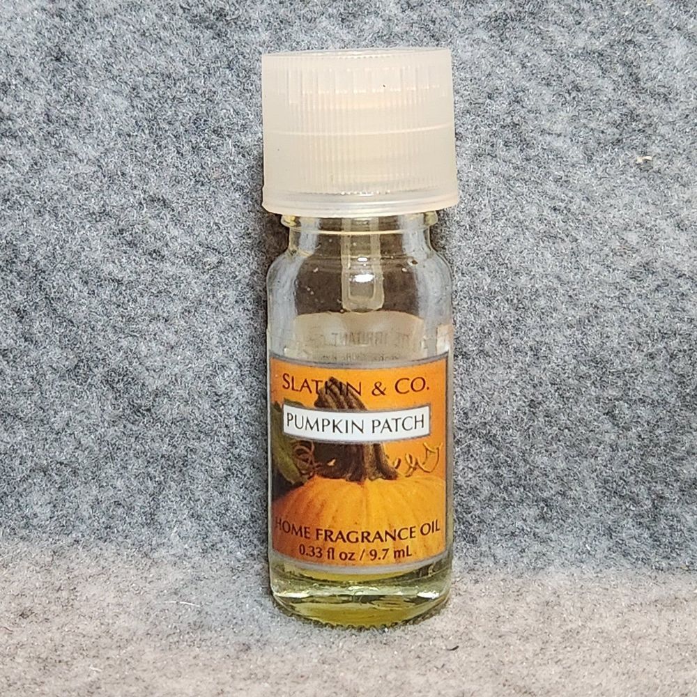 Bath Body Works Slatkin & Co.: Pumpkin Patch Home Fragrance Oil
- 0.33 Fl. Oz.